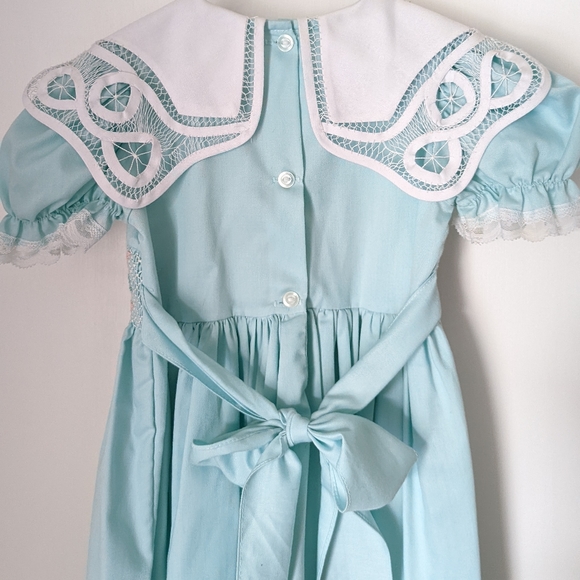 Vintage smocked dress with fancy collar - Picture 2 of 6